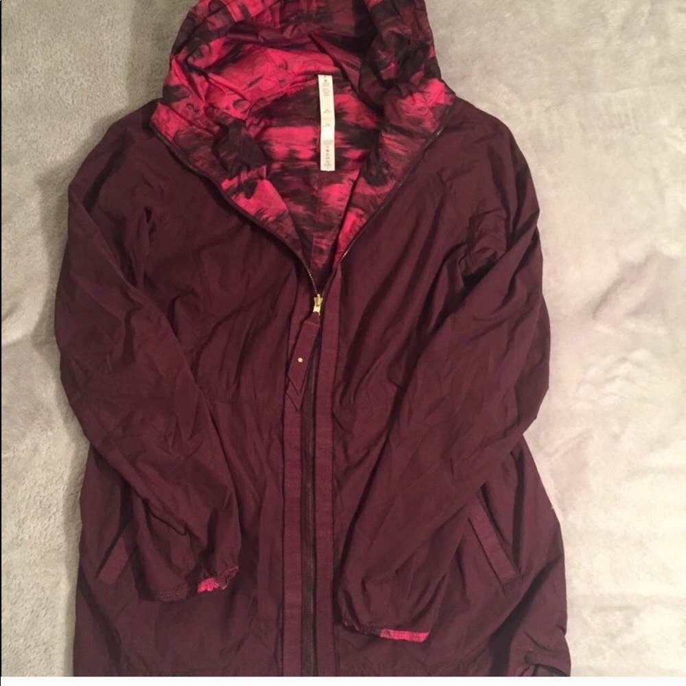 Lululemon raincoat sz 6